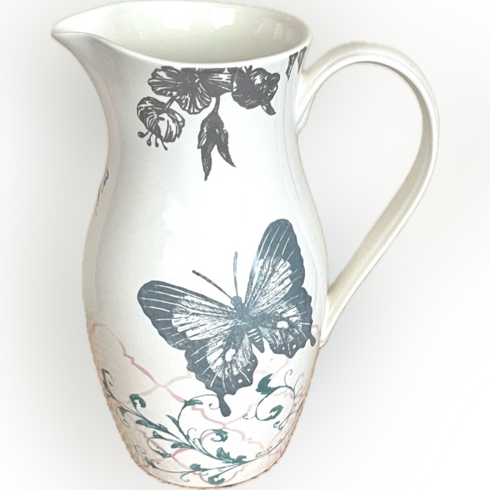 Lenox 𝑉𝑖𝑛𝑡𝑎𝑔𝑒 𝐶𝑜𝑙𝑙𝑎𝑔𝑒 By 𝐴𝑙𝑖𝑐𝑒 𝐷𝑟𝑒𝑤 Pitcher
